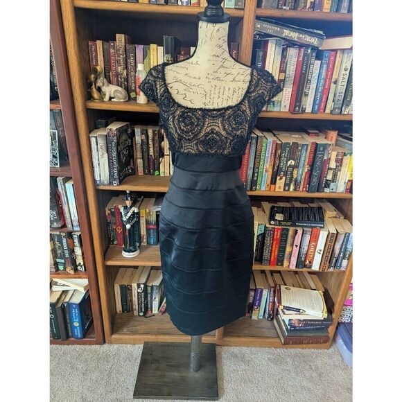 Tadashi Shoji Women's Size 6 Navy Blue Bodycon Lace Beaded Bondage Sheath Dress - Picture 1 of 6